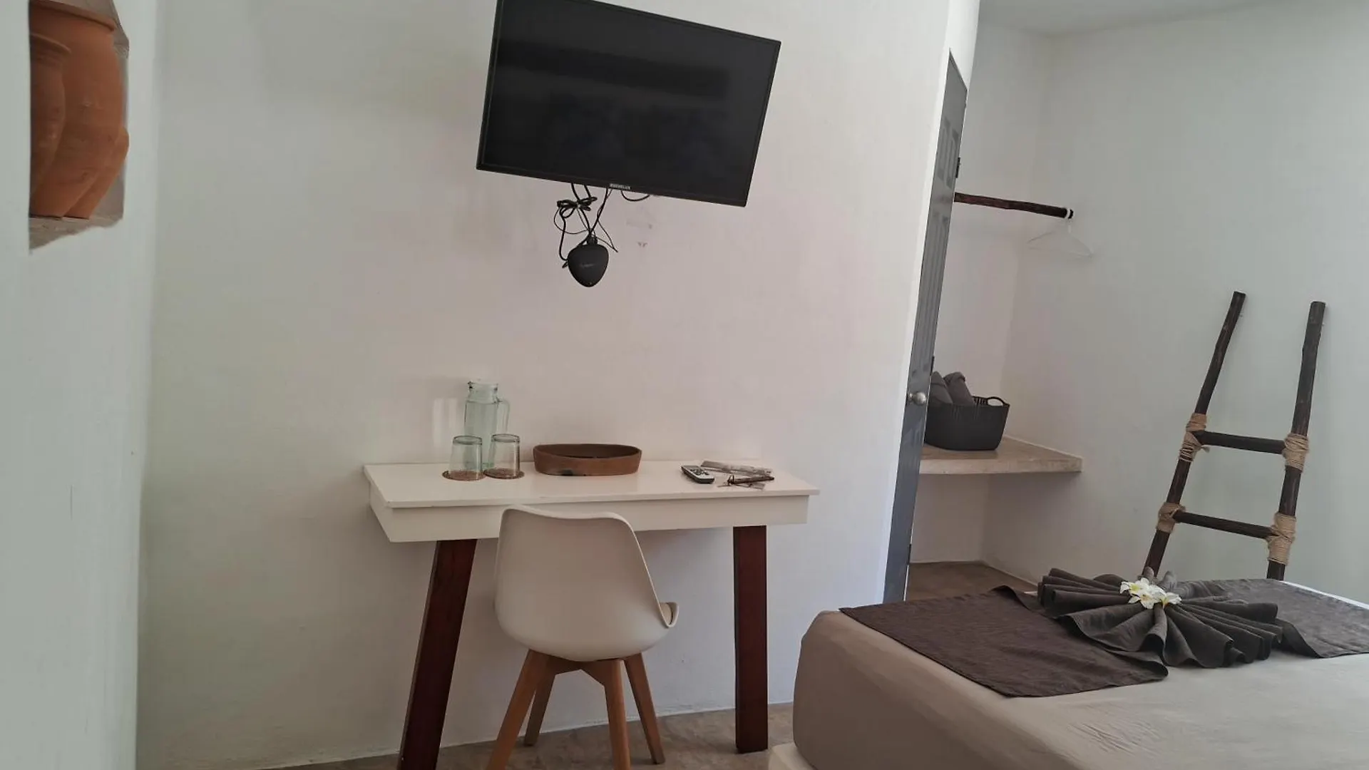 Posada Mykonos Bacalar 2*,